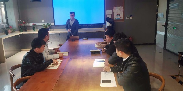 嚴(yán)格的管理模式與定期的培訓(xùn)，讓歐格曼涂料擁有更強大的團隊